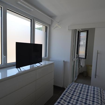 Villa Smolett - Appartement Cosy Au Coeur Du Quartier Du Port Nizza Exterior foto