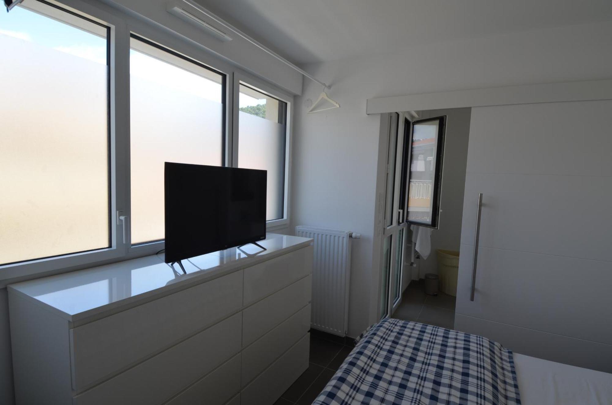Villa Smolett - Appartement Cosy Au Coeur Du Quartier Du Port Nizza Exterior foto